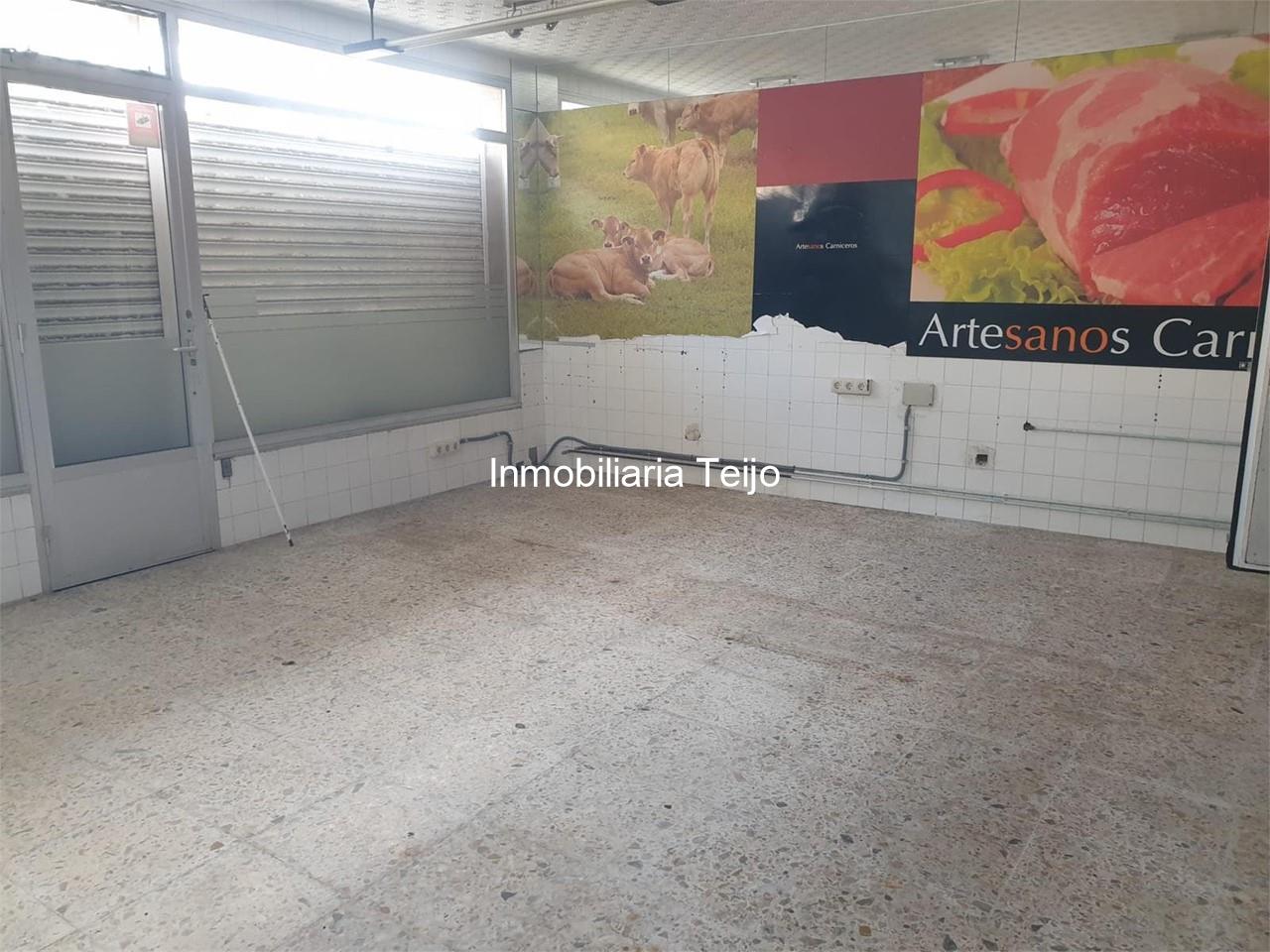 Foto 3 SE VENDE BAJO COMERCIAL EN FREIXEIRO (CON PERMISO PARA VIVIENDA)