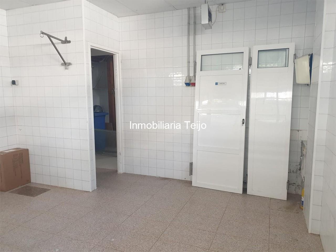 Foto 4 SE VENDE BAJO COMERCIAL EN FREIXEIRO (CON PERMISO PARA VIVIENDA)