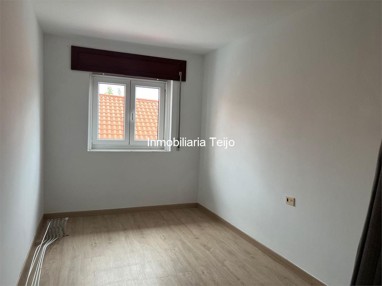 Foto 11 SE VENDE CASA CON BAJO COMERCIAL Y DOS VIVIENDAS EN PONTEDEUME