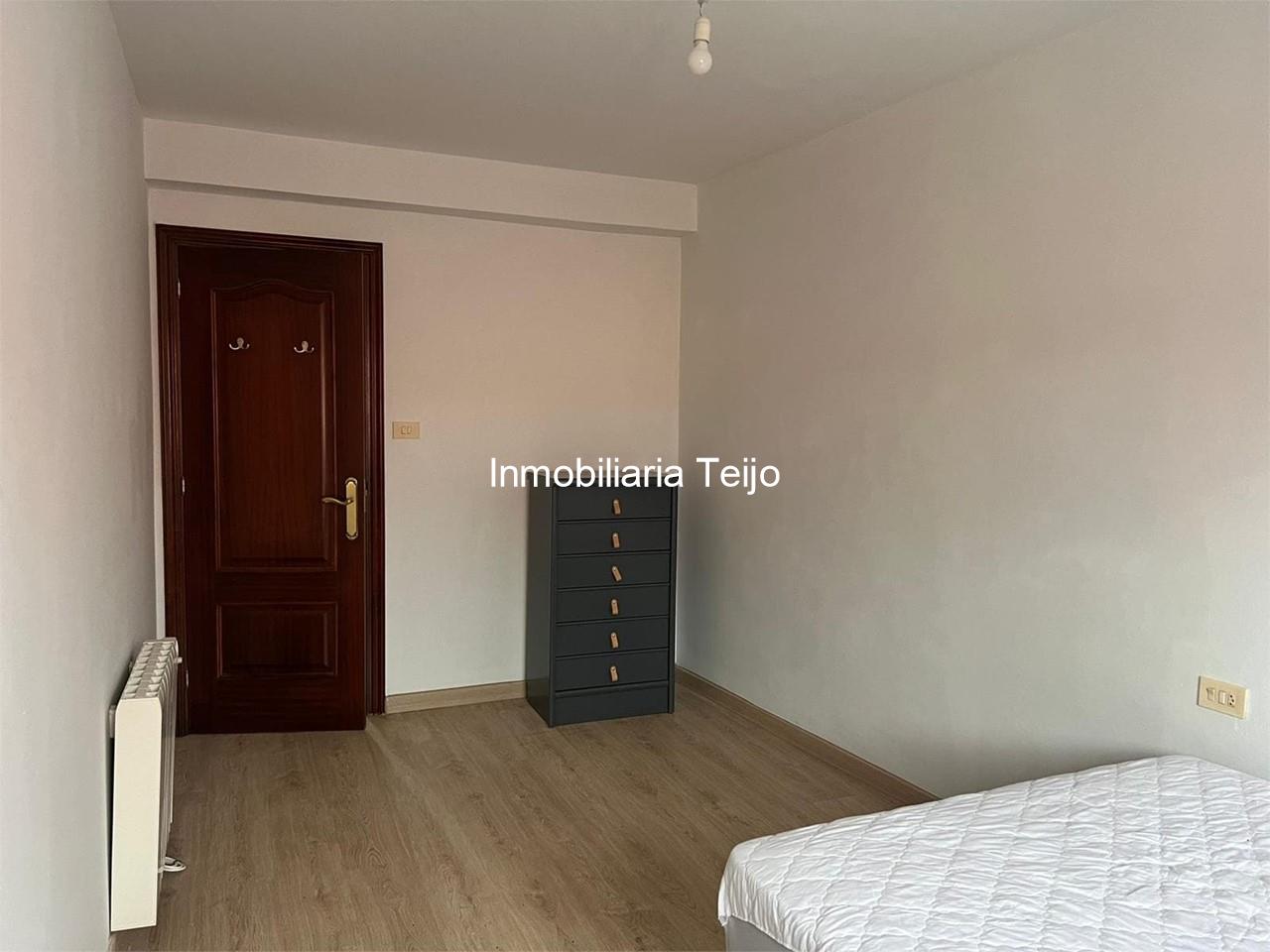 Foto 12 SE VENDE CASA CON BAJO COMERCIAL Y DOS VIVIENDAS EN PONTEDEUME