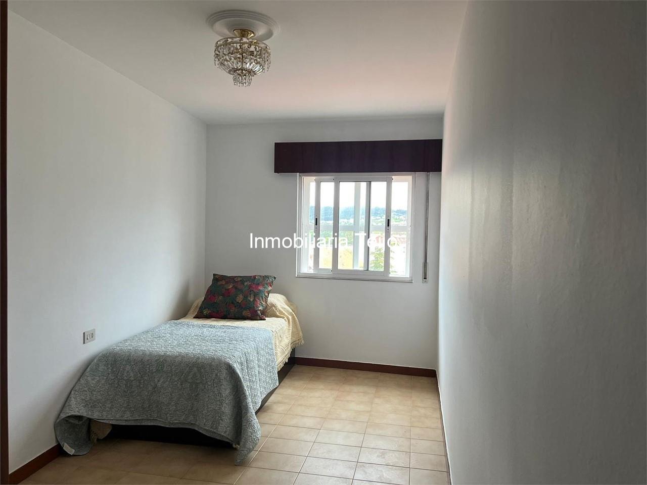 Foto 23 SE VENDE CASA CON BAJO COMERCIAL Y DOS VIVIENDAS EN PONTEDEUME