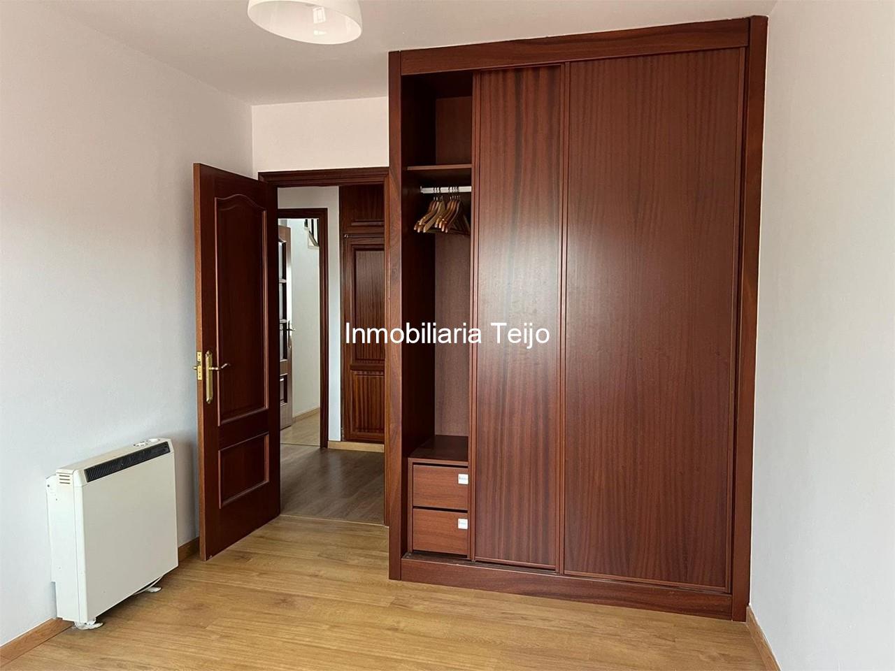 Foto 6 SE VENDE CASA CON BAJO COMERCIAL Y DOS VIVIENDAS EN PONTEDEUME