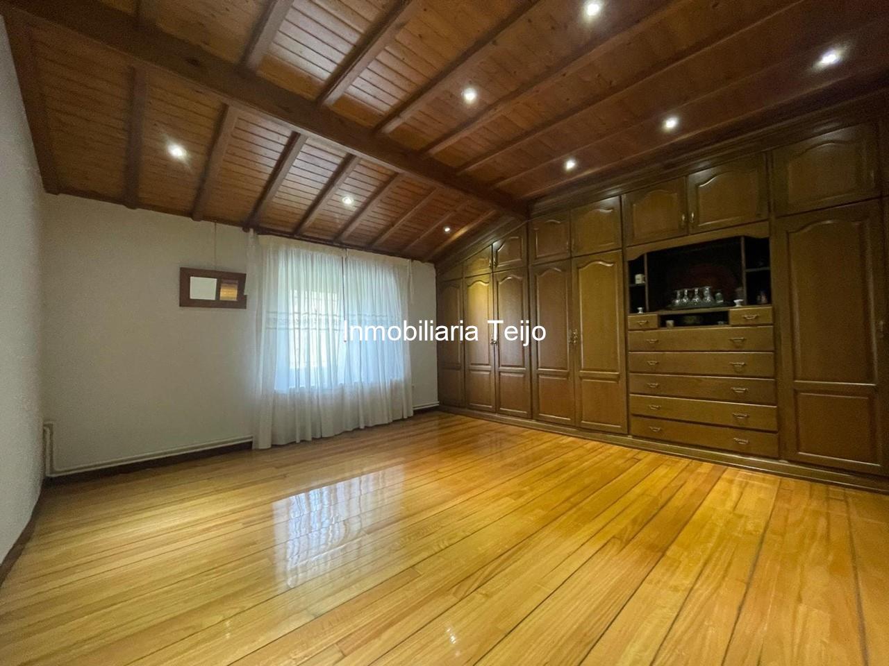 Foto 5 SE VENDE CASA CON FINCA Y BODEGAS EN SAN ROMÁN (CEDEIRA)