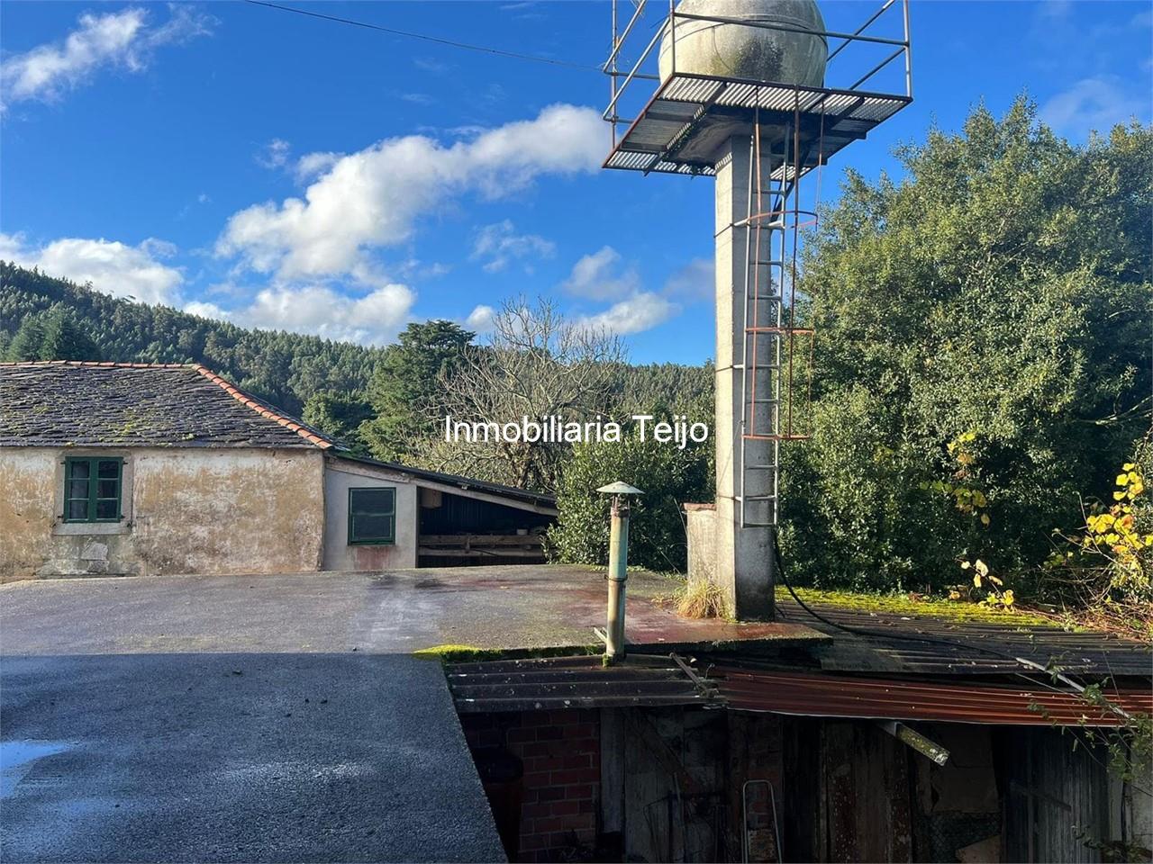 Foto 3 SE VENDE CASA DE PIEDRA PARA RESTAURAR CON FINCA EN SOMOZAS