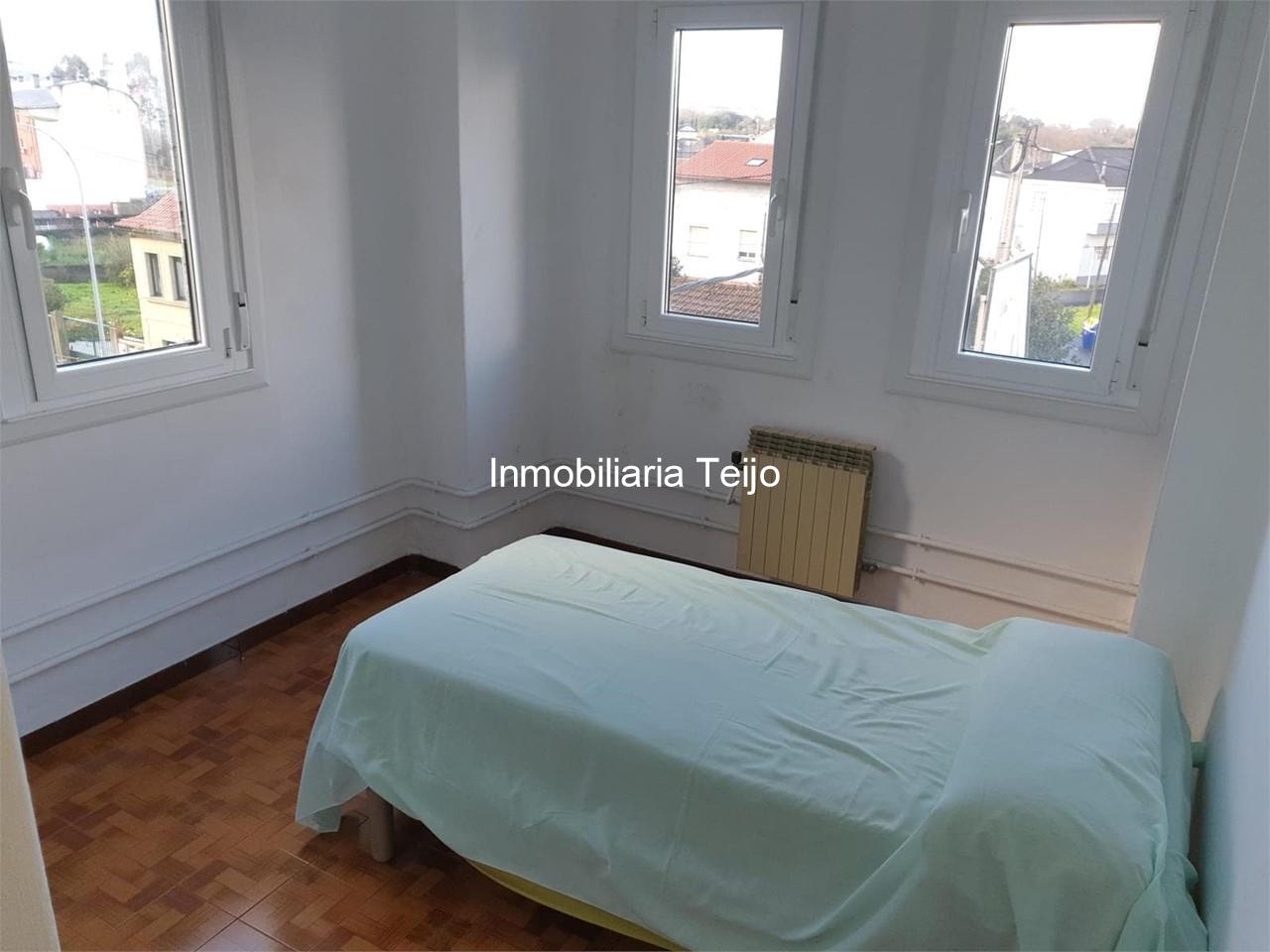 Foto 5 SE VENDE PISO AMPLIO CON CALEFACCION Y VENTANALES CLIMALIT NUEVOS EN FREIXEIRO