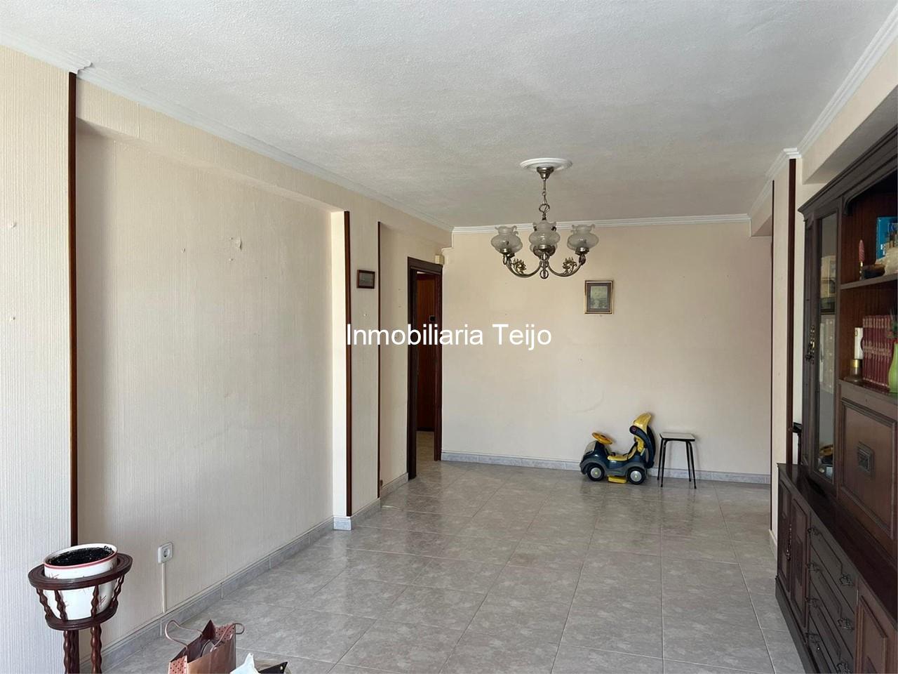 Foto 3 SE VENDE PISO AMPLIO EN CARANZA