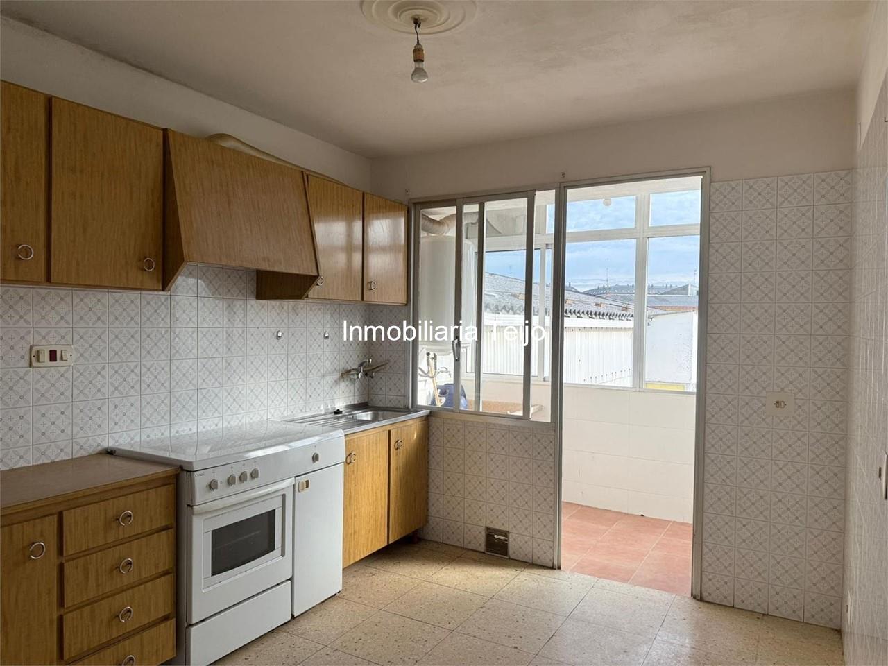 Foto 12 SE VENDE PISO CON ASCENSOR, TRASTERO Y GRAN TERRAZA CON GALERIA