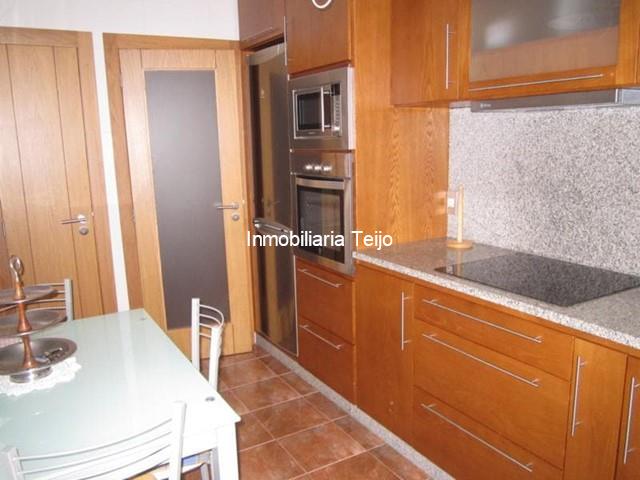 SE VENDE PISO EN FERROL