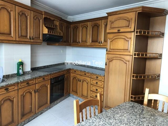 SE VENDE PISO MUY ESPACIOSO - Ferrol